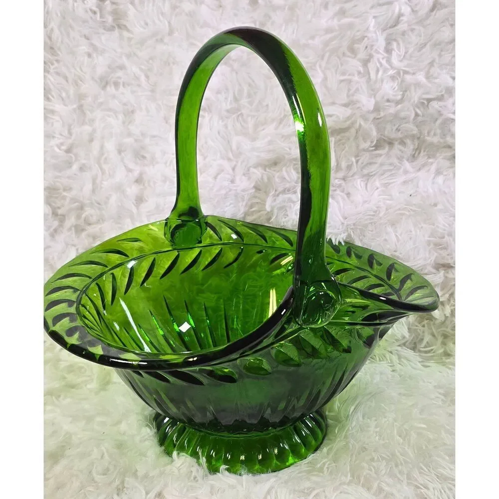 Tiara Exclusive Emerald Green Laurel Basket